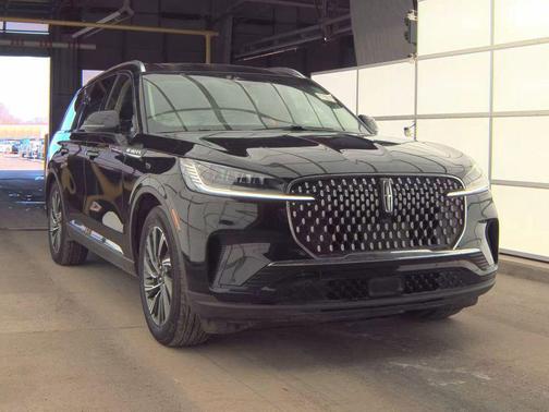 Black Metallic 2025 Lincoln Aviator Livery