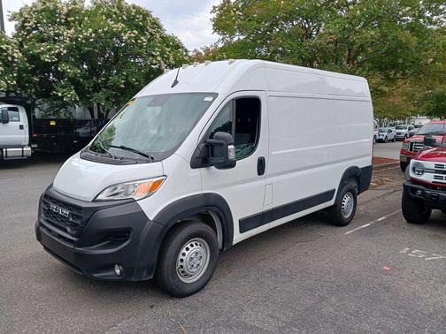 Bright White Clearcoat 2024 RAM ProMaster 2500 Tradesman