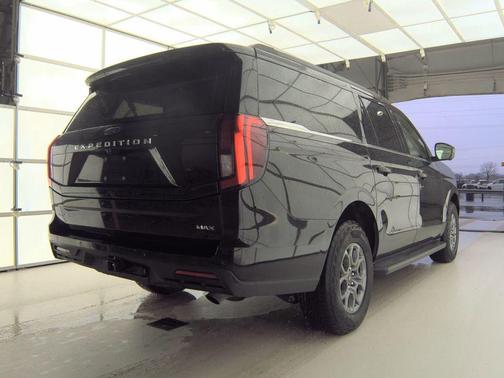 AGATE BLACK METALLIC 2025 Ford Expedition Max Active 4x2