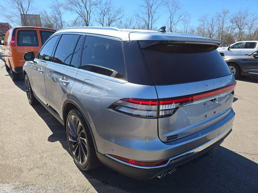 SILVER RADIANCE MET CC 2023 Lincoln Aviator Reserve