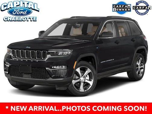 Diamond Black Crystal Pearlcoat 2024 Jeep Grand Cherokee 4xe Base