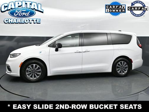 2024 Chrysler Pacifica Hybrid Select