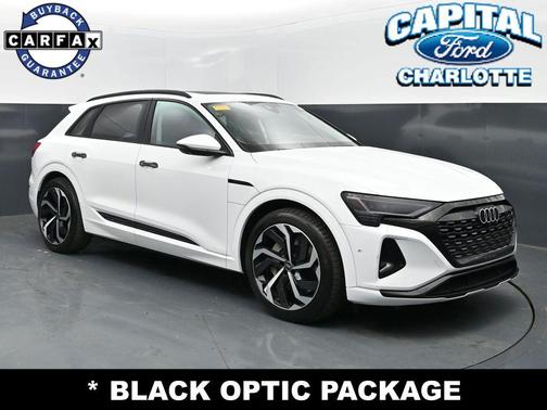 Glacier White Metallic 2024 Audi Q8 e-tron Premium Plus