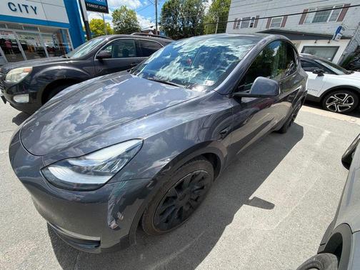 Midnight Silver Metallic 2022 Tesla Model Y Long Range Dual Motor All-Wheel Drive