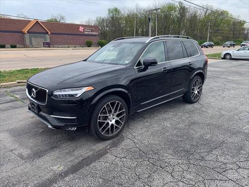 2016 Volvo XC90 T6 Momentum