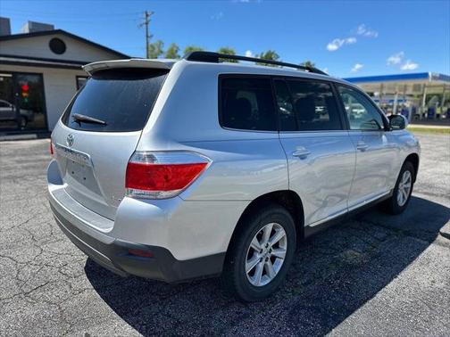 2011 Toyota Highlander SE