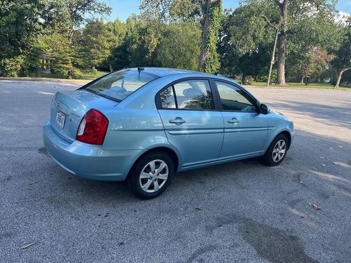 2010 Hyundai Accent SE