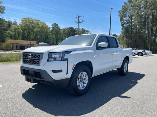 2024 Nissan Frontier SV