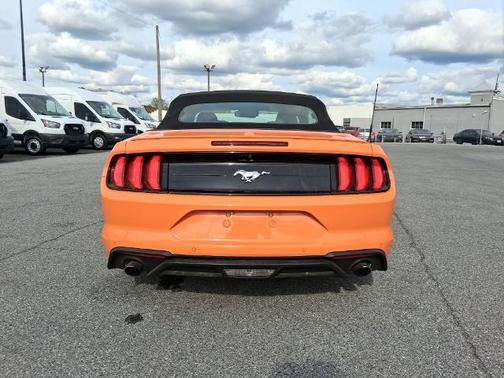 2021 Ford Mustang ECOBOOST PREMIUM