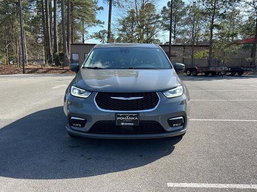 2023 Chrysler Pacifica Touring-L
