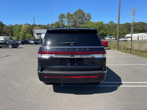 2023 Lincoln Navigator Standard