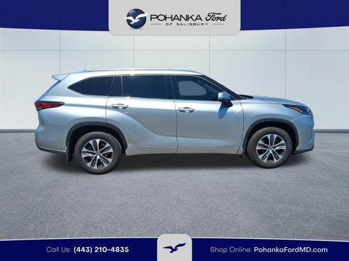 Celestial Silver Metallic 2021 Toyota Highlander XLE