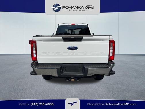 Oxford White 2025 Ford F-250 XLT