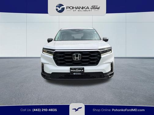 White 2023 Honda Pilot LX