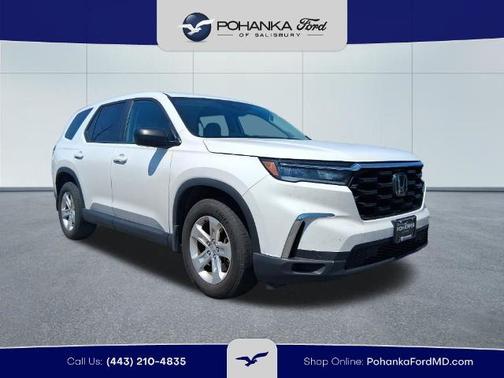 White 2023 Honda Pilot LX