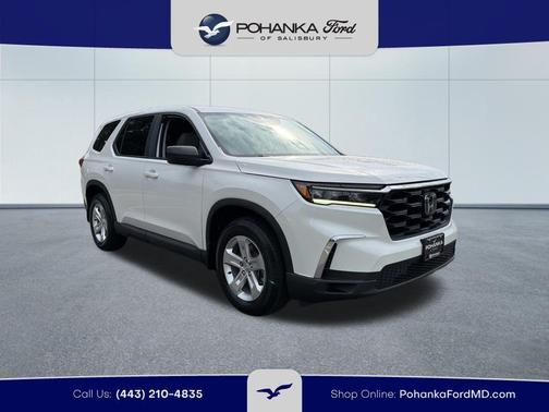 White 2023 Honda Pilot LX
