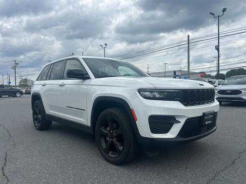 2023 Jeep Grand Cherokee Laredo