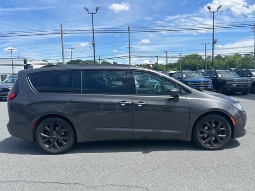 2019 Chrysler Pacifica Touring Plus