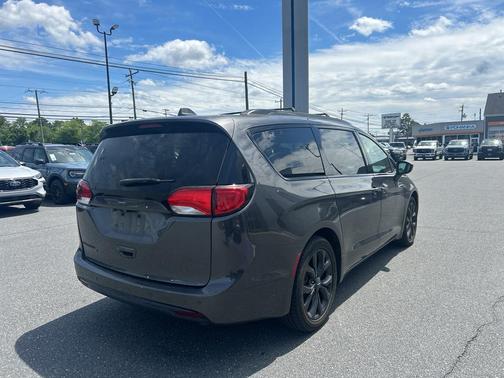 2019 Chrysler Pacifica Touring Plus