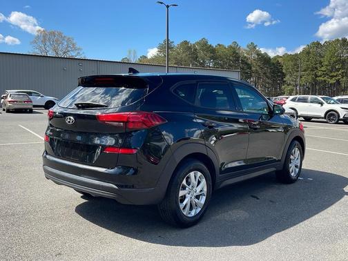 2021 Hyundai TUCSON SE
