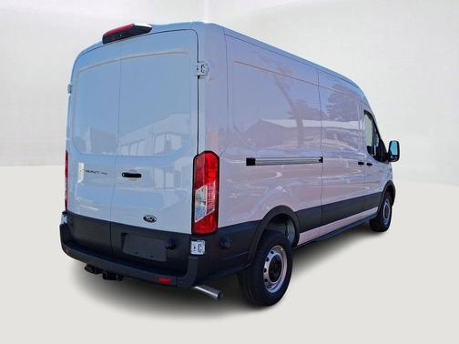 2025 Ford Transit-250 148 WB Medium Roof Cargo