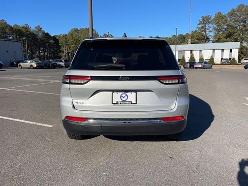 2024 Jeep Grand Cherokee BASE