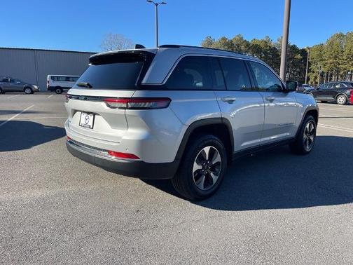 2024 Jeep Grand Cherokee BASE