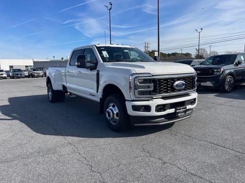 White Metallic 2026 Ford F-350 Platinum
