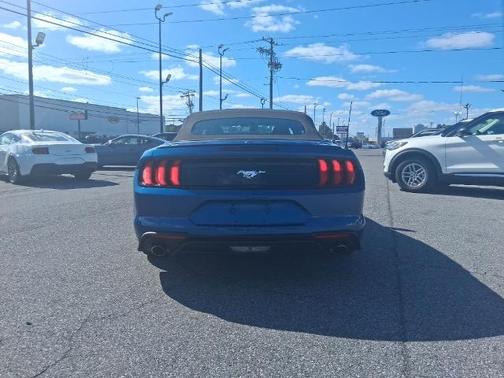 2023 Ford Mustang ECOBOOST PREMIUM