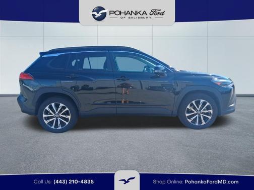 Black 2022 Toyota Corolla Cross XLE