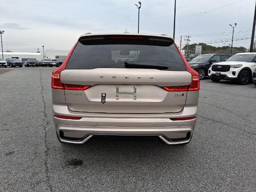 2025 Volvo XC60 B5 PLUS