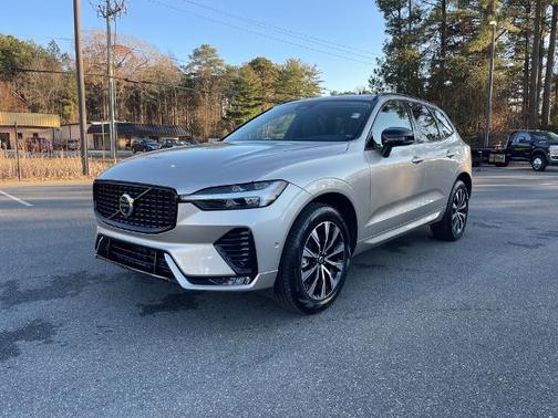 2025 Volvo XC60 B5 PLUS