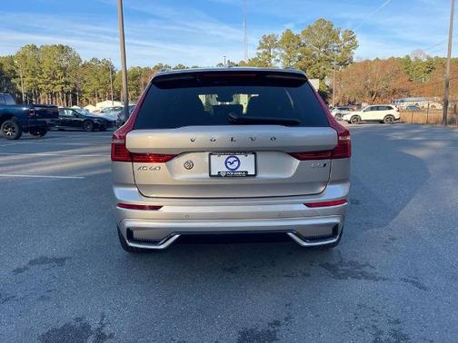 2025 Volvo XC60 B5 PLUS