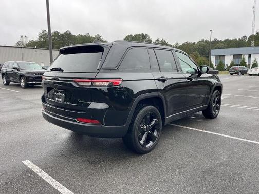 2023 Jeep Grand Cherokee LAREDO