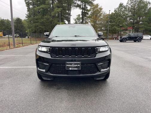 2023 Jeep Grand Cherokee LAREDO