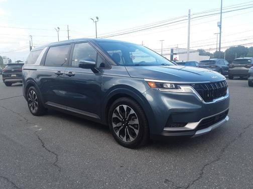 2022 Kia Carnival EX