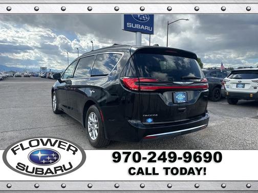 2022 Chrysler Pacifica Touring L