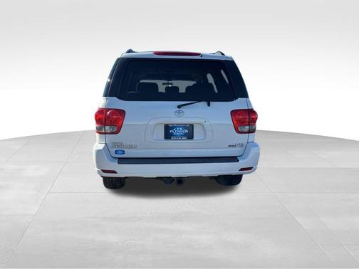 2005 Toyota Sequoia SR5