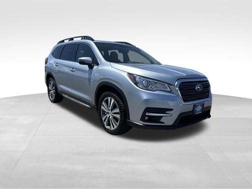 Ice Silver Metallic 2022 Subaru Ascent Limited 7-Passenger
