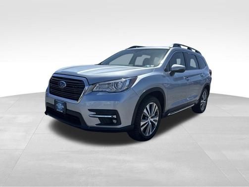 Ice Silver Metallic 2022 Subaru Ascent Limited 7-Passenger
