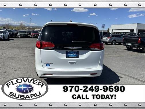 2022 Chrysler Voyager LX