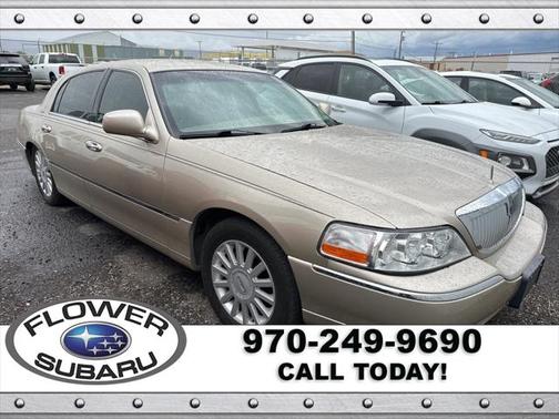 2005 Lincoln Town Car Signature