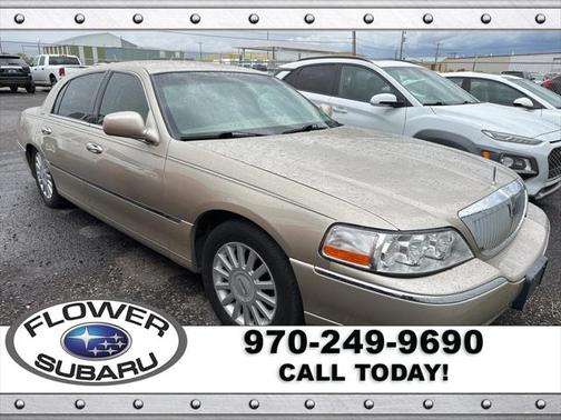 2005 Lincoln Town Car Signature