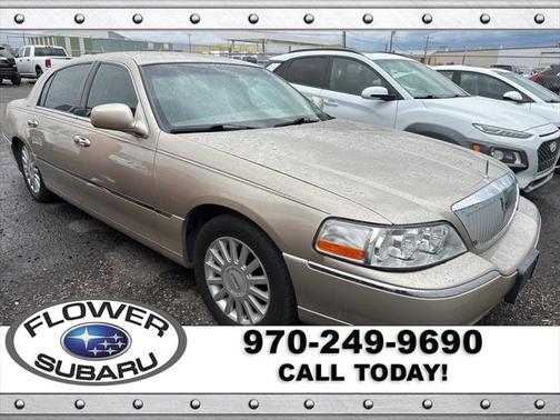 2005 Lincoln Town Car Signature