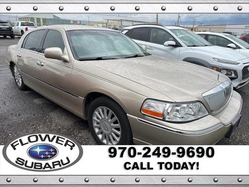 2005 Lincoln Town Car Signature