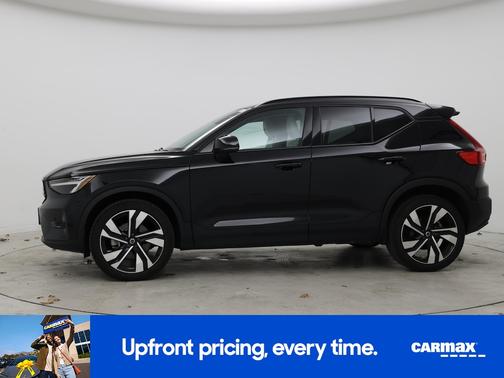 2023 Volvo XC40 B4 Plus Bright Theme