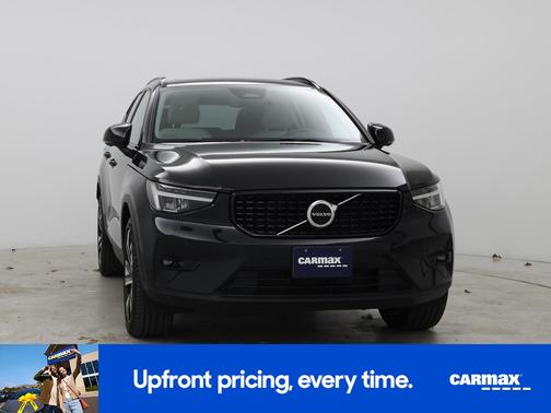 2023 Volvo XC40 B4 Plus Bright Theme