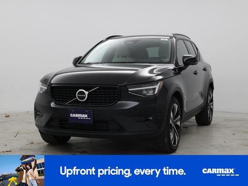 2023 Volvo XC40 B4 Plus Bright Theme