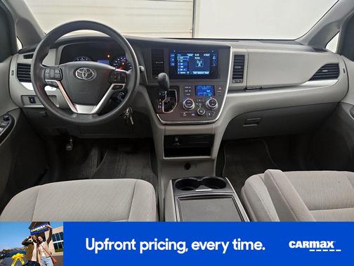 2017 Toyota Sienna LE