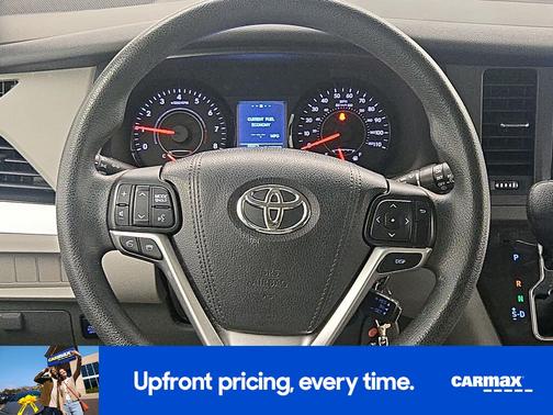 2017 Toyota Sienna LE